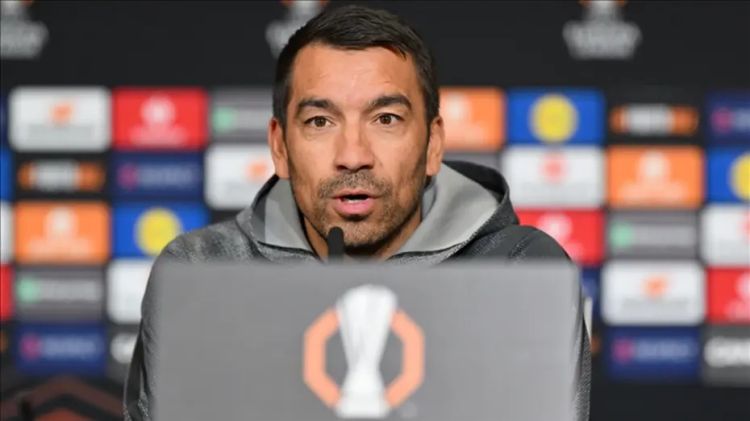 "Feyenoord" baş məşqçi postuna Van Bronkhorstu qaytardı