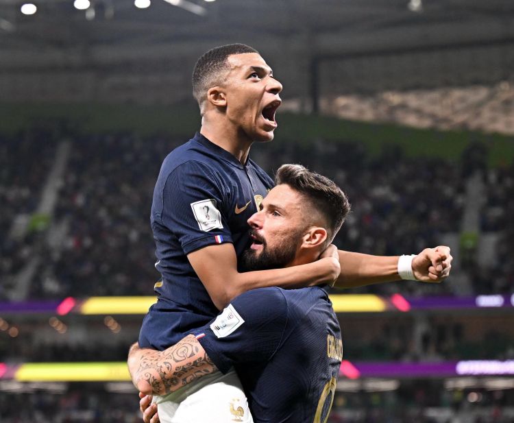 “Mbappe xüsusi futbolçudur”