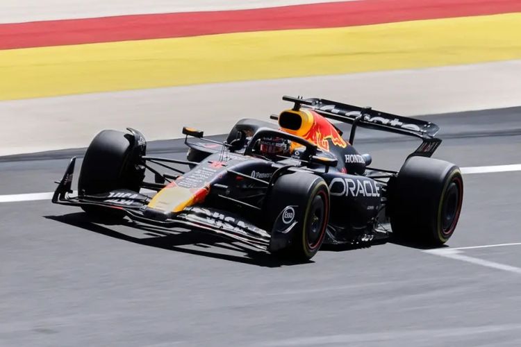 “Red Bull” liderini saxlamaq üçün yeni yol axtarır