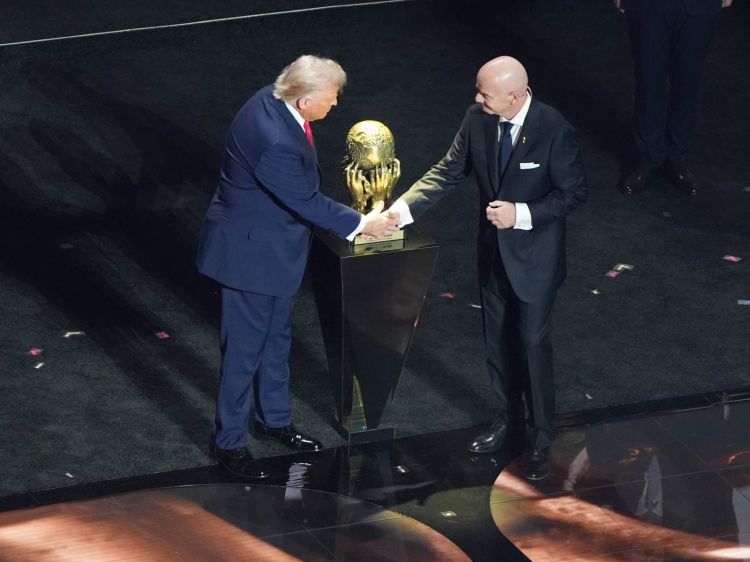 Donald Tramp dünya çempionatının finalında mükafatlandırmada iştirak edəcək