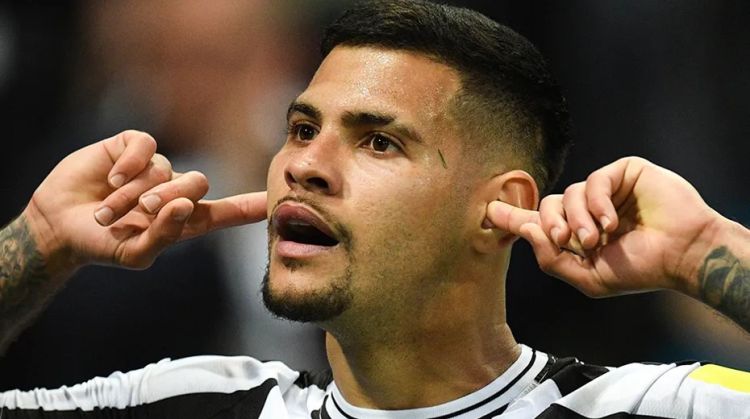 "Arsenal" Braziliya millisinin üzvünü transfer etmək istəyir