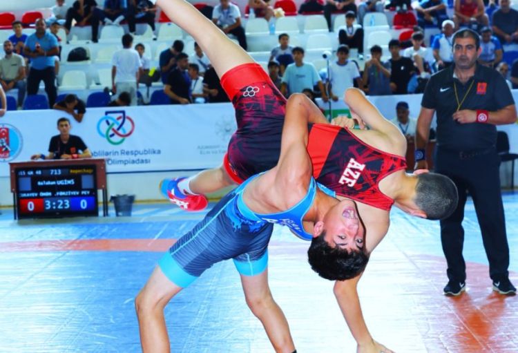 Məktəblilərin Respublika İdman Olimpiadasında güləş yarışları yekunlaşıb
