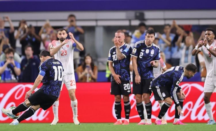 Messi cərimə zərbəsi qollarında Pernambukanoya çatdı