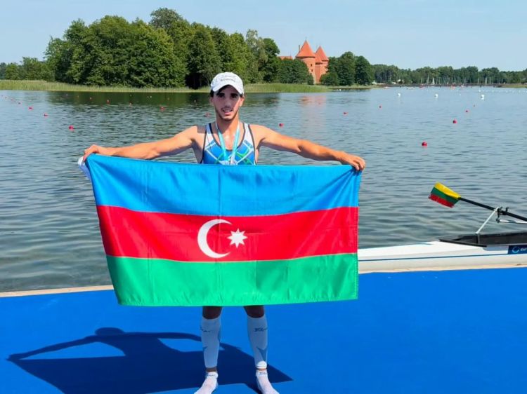 Azərbaycan avarçəkəni Litvada qızıl medal qazandı