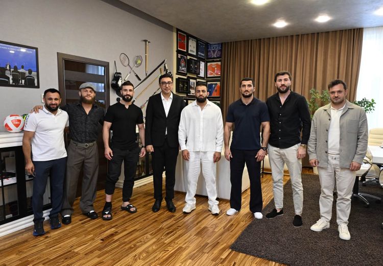 Fərid Qayıbov UFC döyüşçülərimizlə görüşdü