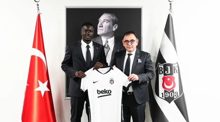 Fransalı müdafiəçi rəsmən "Beşiktaş"da