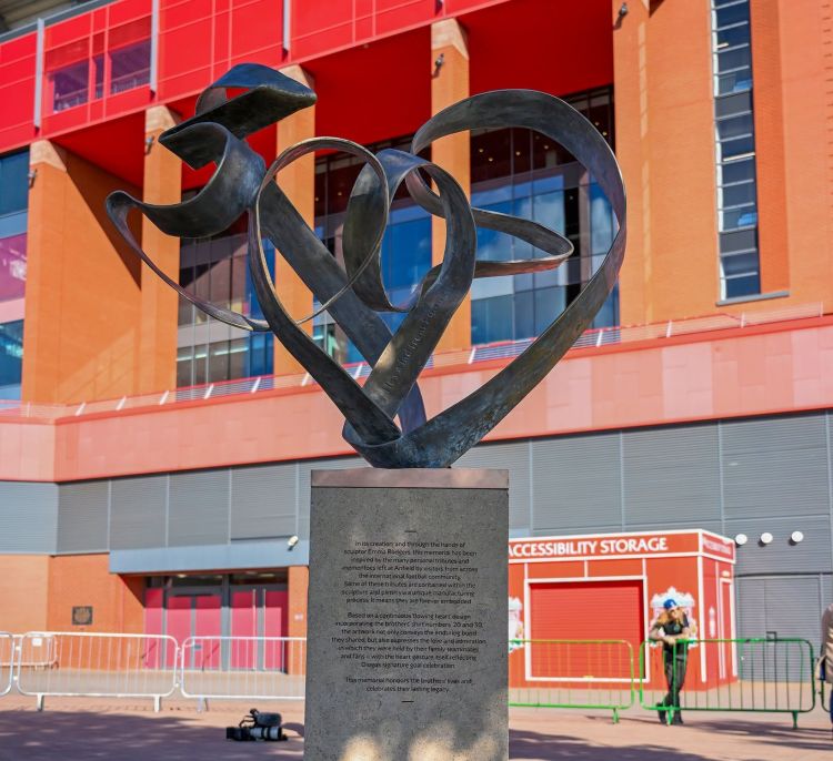 “Liverpul” Diogu Jota və onun qardaşının xatirəsinə memorial abidə ucaltdı - FOTOLAR