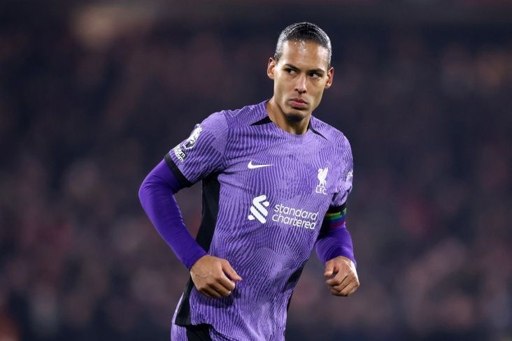 "Liverpul" van Deyki satmağa hazırdır