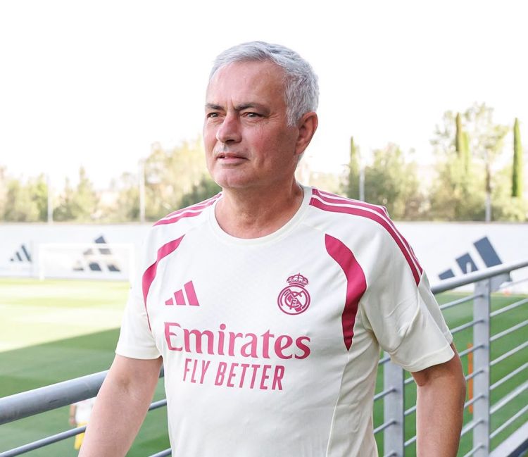 Joze Mourinyo "Real"dakı işinə başladı