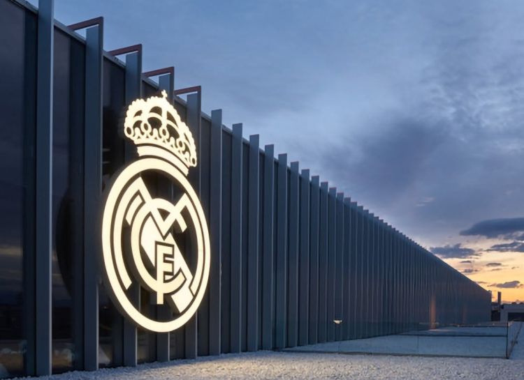 "Real Madrid" "Barselona"nın titullarının əlindən alınmasını tələb edir