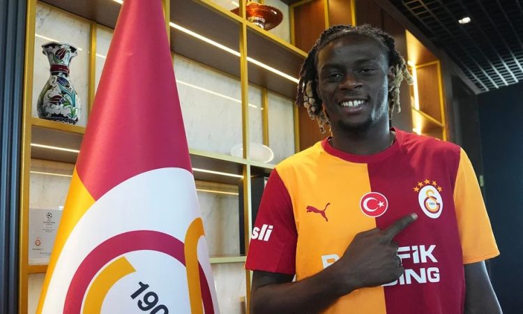 "Qalatasaray" Lesli Uqoçukvunu icarəyə götürdü