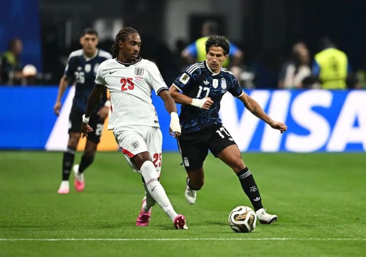 İngiltərəni son dəqiqə qolu ilə məğlub edən Argentina finalda
