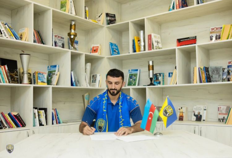 Vadim Abdullayev karyerasını "Kəpəz"də davam etdirəcək