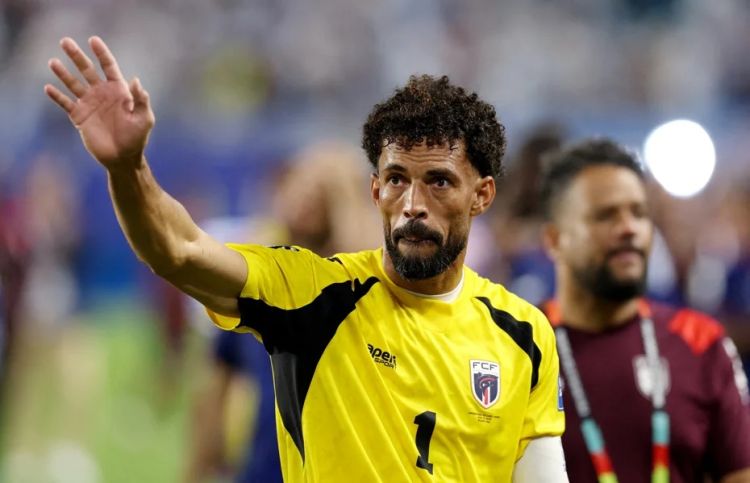 "Mənə marketinq vasitəsi kimi yox, futbolçu kimi baxan komanda istəyirəm"