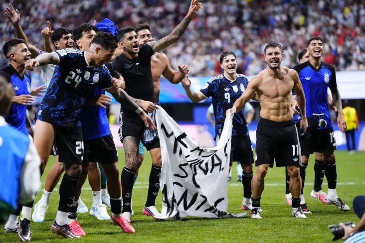 FİFA Argentina futbolçularının paylaşdığı bannerlə bağlı araşdırmaya başlayacaq