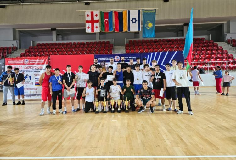 Azərbaycan boksçuları Gürcüstanda 13 medal qazandı