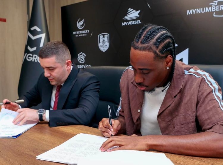 "Şəfa" kanadalı vingeri transfer etdi
