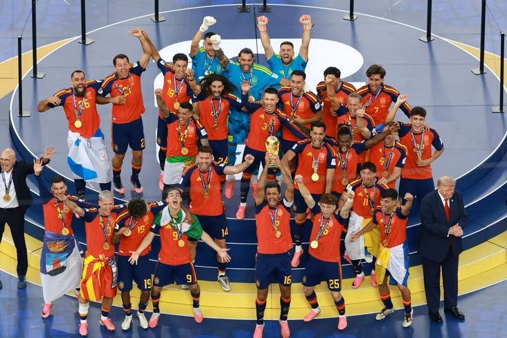 FİFA azarkeşlərin seçdiyi dünya çempionatının rəmzi komandasını açıqladı