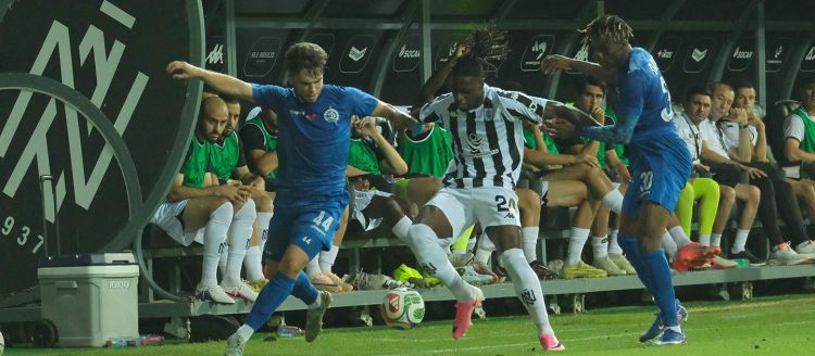 "Neftçi" iki top üstünlüyünü əldən verdi