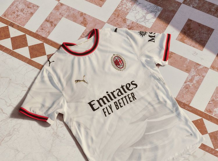 "Milan"ın yeni forması üzərində diqqətçəkən yazı  - "İstanbuldan sonra həmişə Afina gəlir" - FOTOLAR