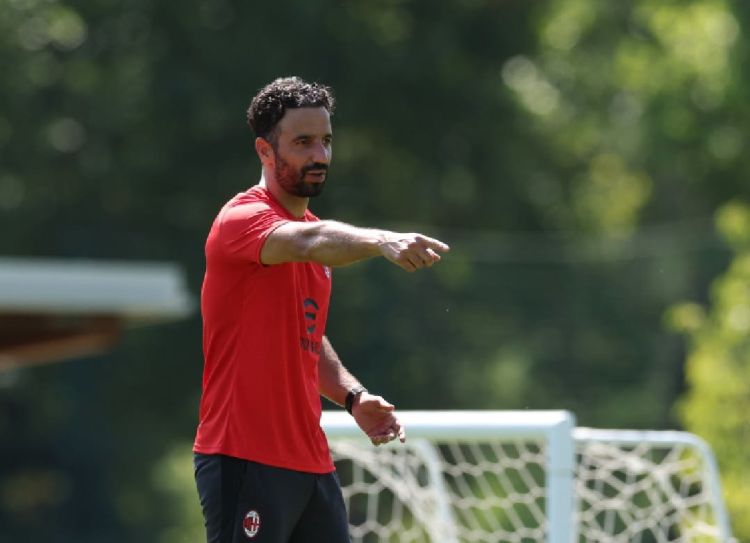 "Milan"da yeni layihə qururuq"