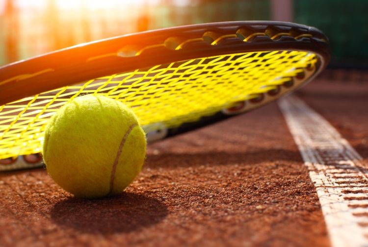 16 yaşlı tennisçi WTA-250 turnirində 1/4 finala yüksəldi