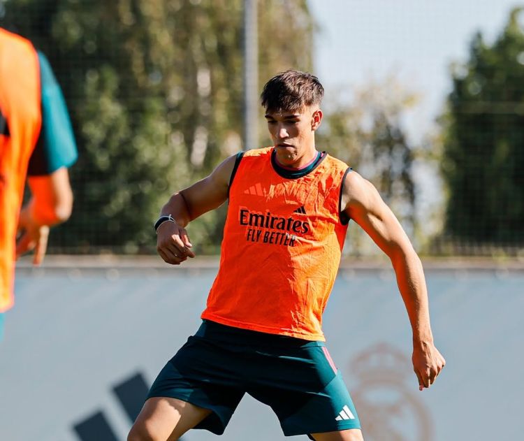"Real Madrid"ə transfer olunan Karlos Espinin maaşı səkkiz dəfə artdı