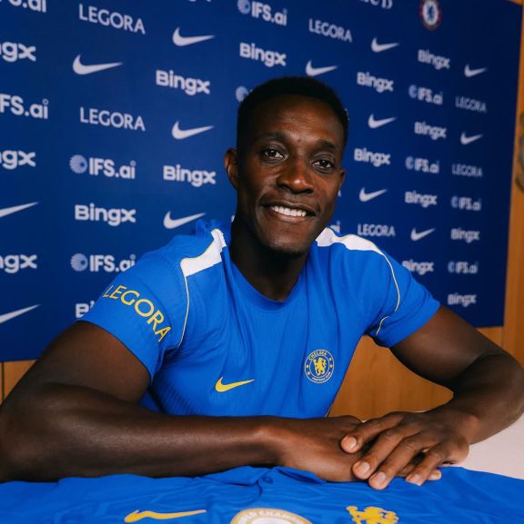 "Çelsi" 35 yaşlı Denni Uelbeki transfer etdi