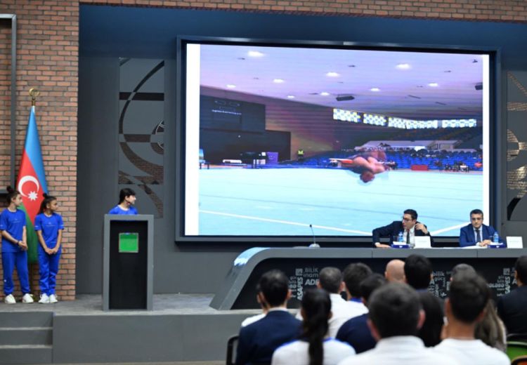 Fərid Qayıbov beynəlxalq arenada uğur qazanan idmançılarla görüşdü