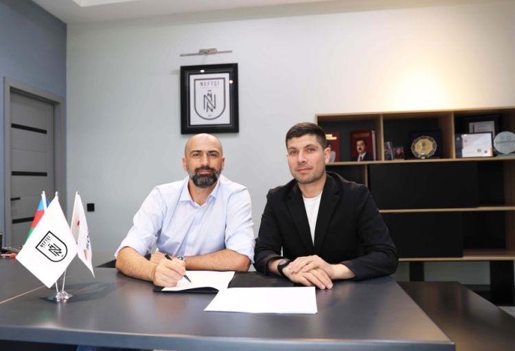 "Neftçi" yunanıstanlı mütəxəssislə müqavilə imzaladı