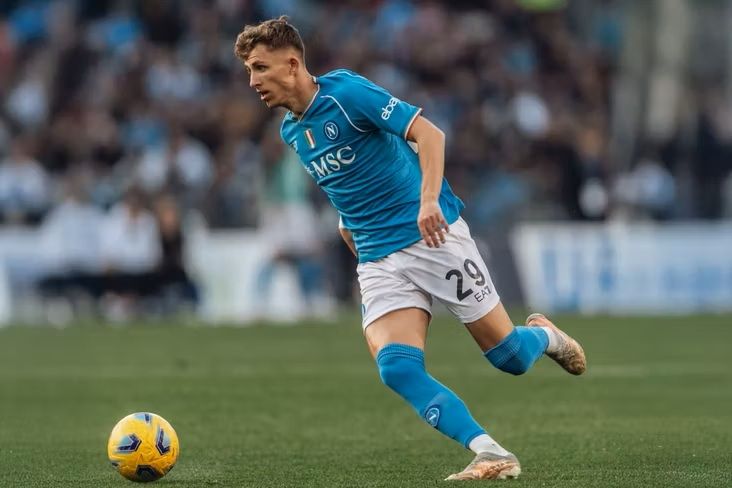 "Napoli" Lindström transferinin baş tutmamasının səbəblərini açıqladı