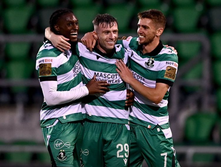 "Şemrok Rovers" qələbə qazandı, "Larne" heç-heçə etdi