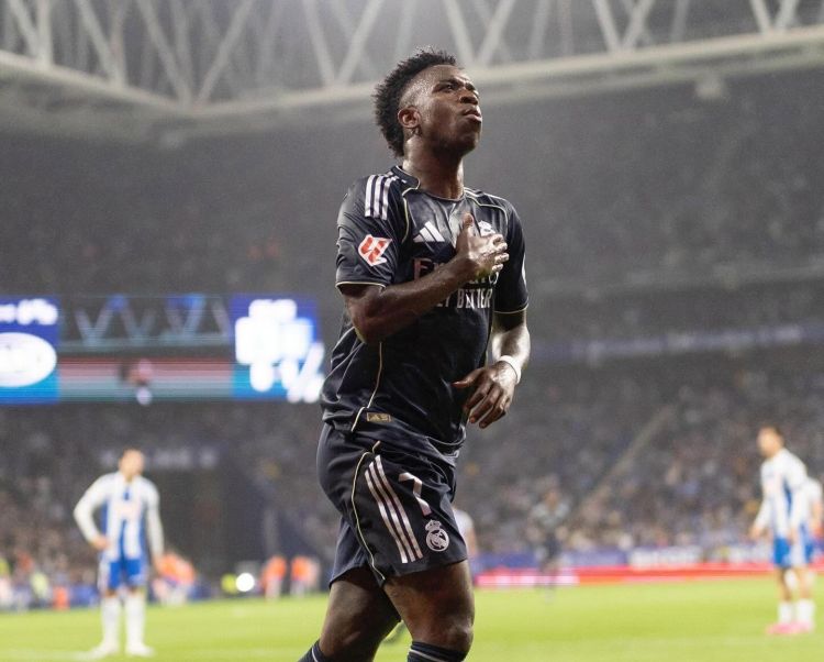 Vinisius "Real Madrid"lə bağlı bütün paylaşımlarını sildi  - FOTO