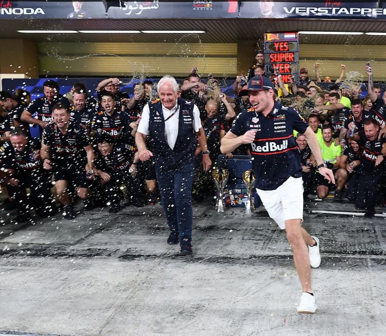 Helmut Markoya "Red Bull"dan ayrıldığı üçün 8 milyon avro ödənilib