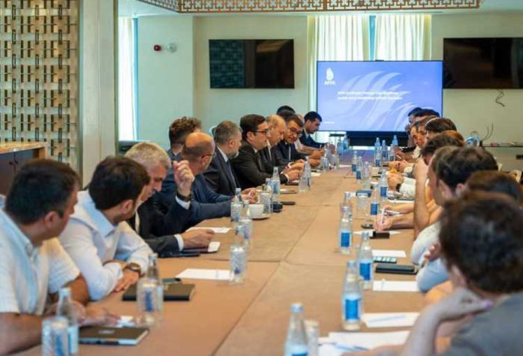 AFFA Premyer Liqa klubları ilə mühüm görüş keçirdi
