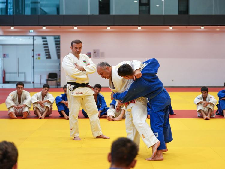Yeniyetmə cüdoçular üçün dünya çempionatı öncəsi seminar keçirildi