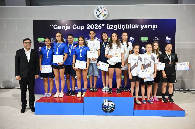 Gəncədə beynəlxalq üzgüçülük yarışına yekun vuruldu