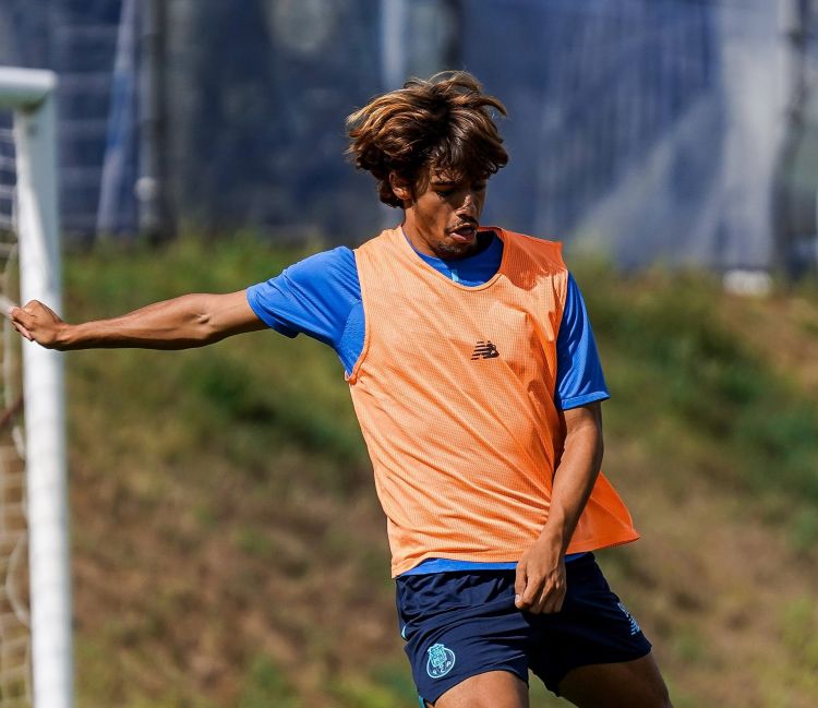 “Roma” “Portu”nun 19 yaşlı futbolçusu üçün 45 milyon avro təklif etməyə hazırlaşır