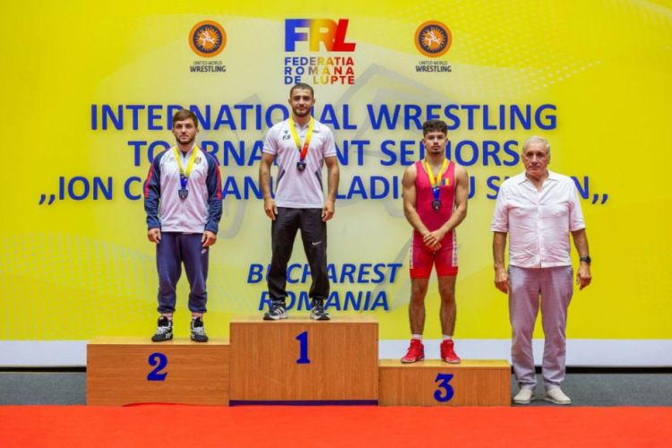 Azərbaycan güləşçiləri Rumıniyada 5 medal qazandılar