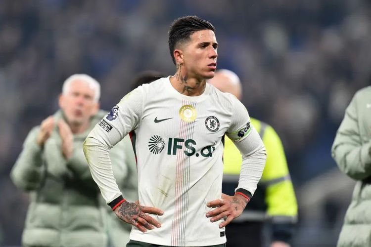 “Mançester Siti”nin hədəfində olan “Çelsi”nin futbolçusu komandada qalacaq