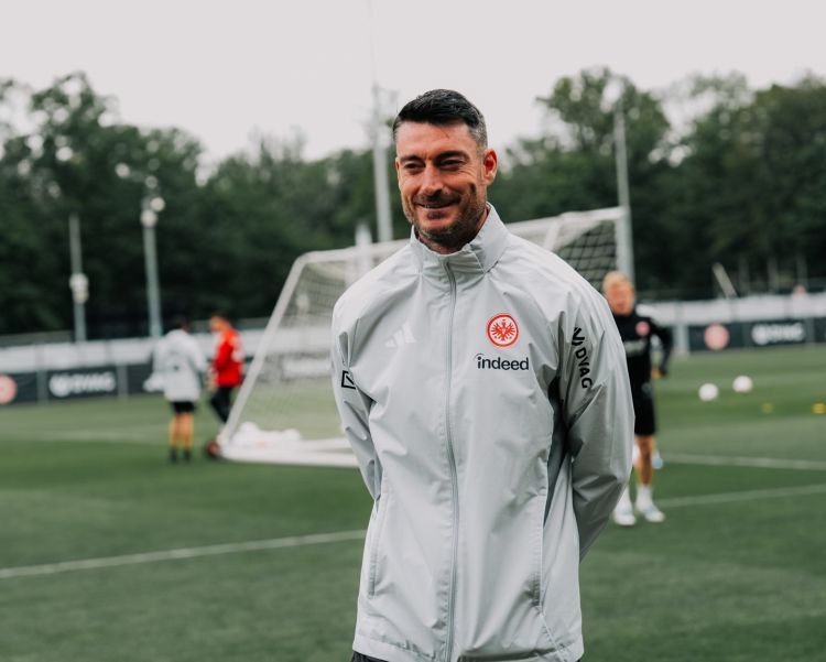Albert Riera Serbiyanın nəhəng klubunu çalışdıracaq