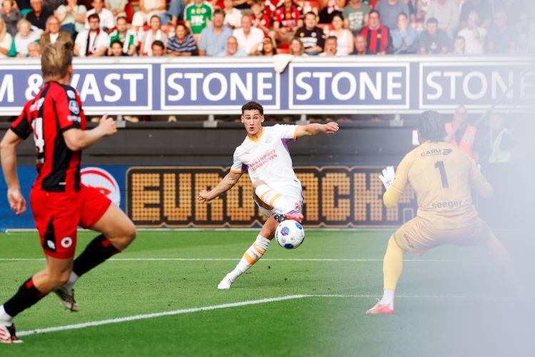 PSV səfərdə “Ekselsior”u məğlub etdi