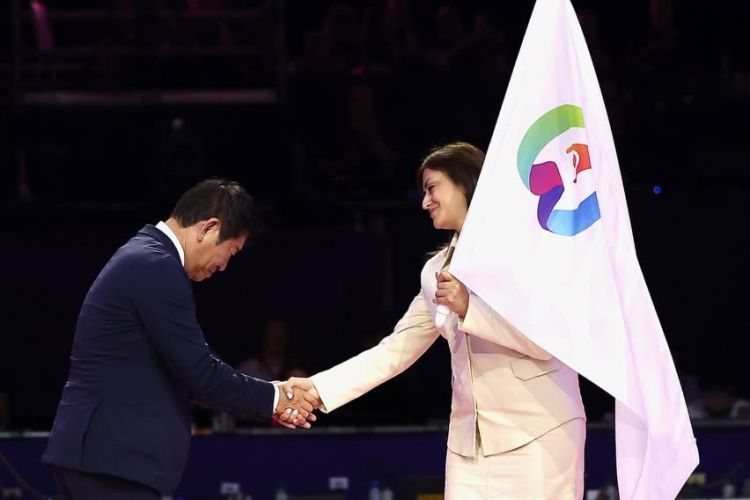 Bədii gimnastika üzrə Dünya çempionatının bayrağı Azərbaycana təqdim edildi