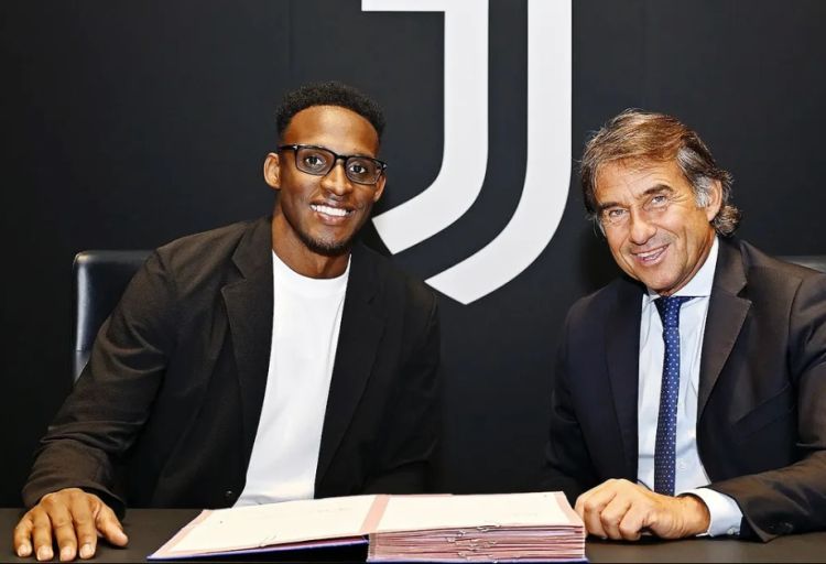 “Yuventus” Kolumbiya millisinin müdafiəçisini transfer etdi