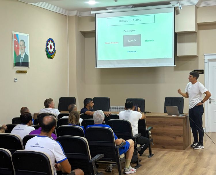 Azərbaycan atletikasında məşqçilərlə görüş keçirilib