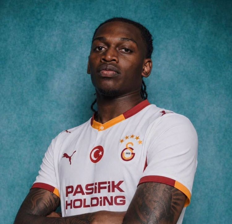“Qalatasaray” Rafael Leau üçün “Milan”a 44 milyon avro təklif edib