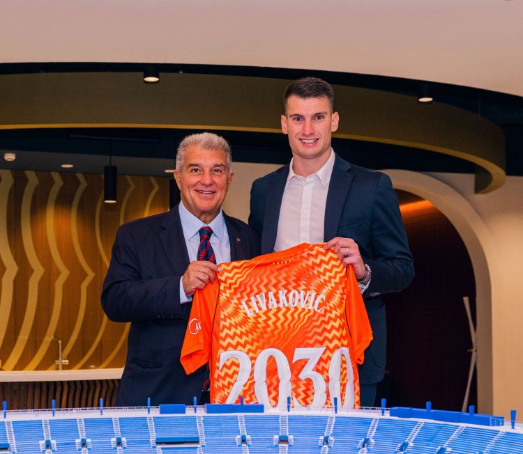 “Barselona” “Fənərbağça”nın qapıçısını transfer etdi
