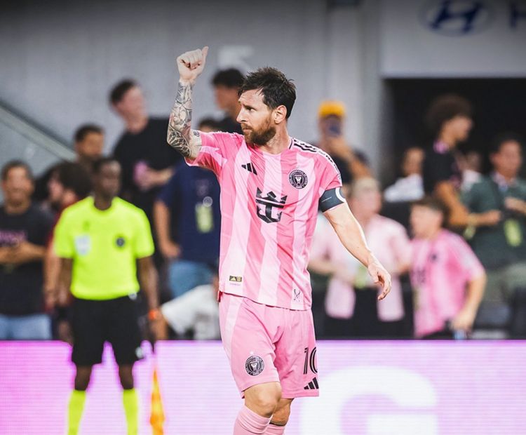 Lionel Messi klub karyerasında 800 qol həddini keçib