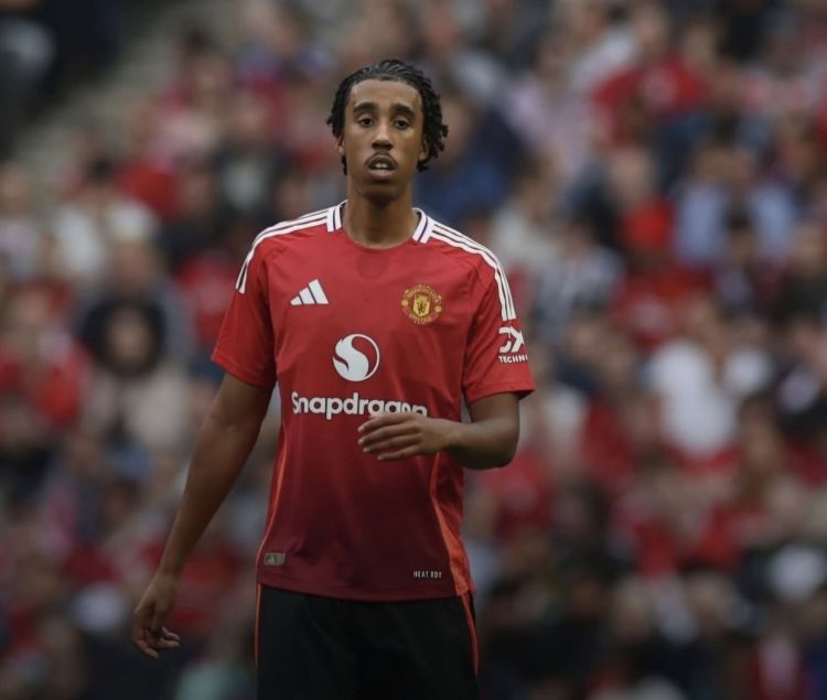 “Milan” “Mançester Yunayted”in müdafiəçisini transfer etmək istəyir