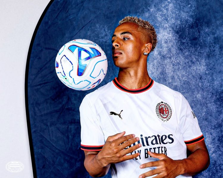 “Milan” İngiltərə millisinin üzvünü transfer etdi